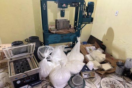 Laboratório de drogas é desarticulado pela PM em Monte Gordo