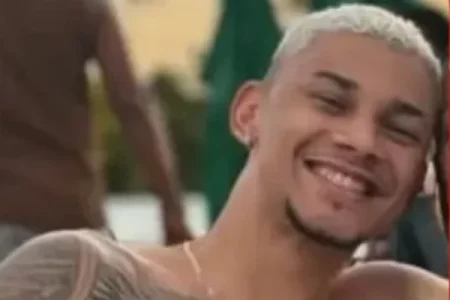 Advogado diz que influenciador Enzo Santana está em choque após acidente que matou motociclista