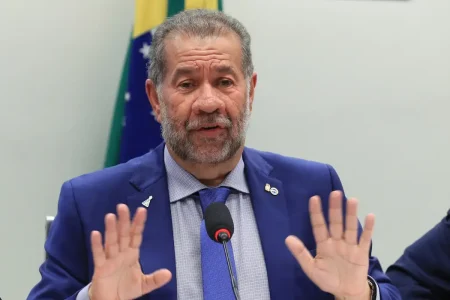 Aliados do governo afirmam que Lupi deve entregar cargo nesta sexta-feira (02)