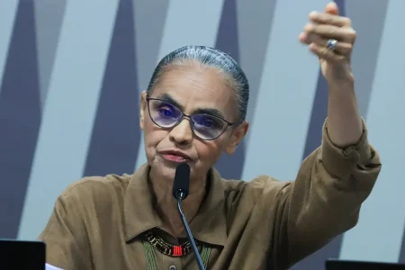 Marina Silva deixa audiência após ataque e ofensas de senador