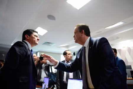 Ministro da Previdência e Sergio Moro trocam acusações sobre fraudes no INSS em audiência no Senado