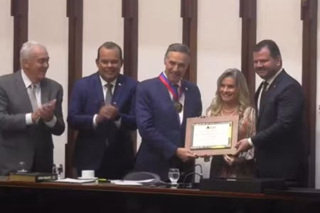 Presidente do STF recebe título de cidadão baiano e Comenda 2 de Julho em Salvador Presidente do STF recebe título de cidadão baiano e Comenda 2 de Julho em Salvador