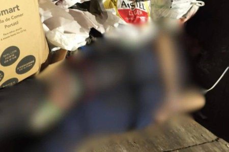 Homem é encontrado morto com marcas de tiros e mãos amarradas no Arraial do Retiro