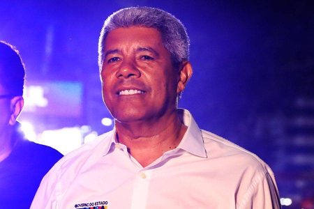 Jerônimo Rodrigues é vaiado durante São Pedro em Itabuna