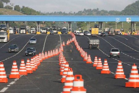 BR-324 seguirá sem uso das cabines centrais de pedágio no São João, informa DNIT BR-324 seguirá sem uso das cabines centrais de pedágio no São João, informa DNIT