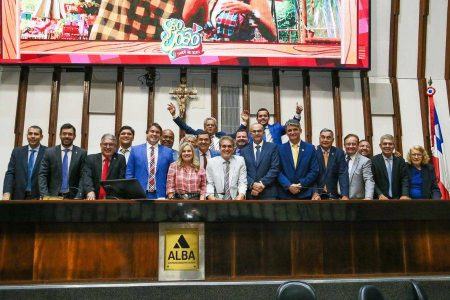 Alba aprova LDO, mudanças no MPE e pacote do Judiciário; veja o que foi votado Alba aprova LDO, mudanças no MPE e pacote do Judiciário; veja o que foi votado
