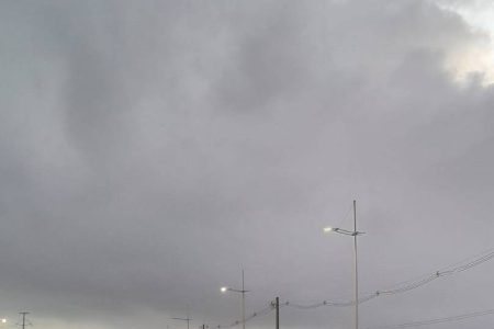 Trânsito intenso marca saída de Salvador no feriado de Corpus Christi