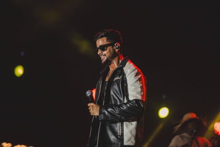 Parangolé faz show vibrante na última noite do São João no Parque de Exposições