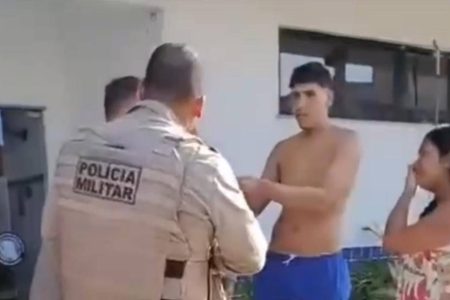 PM salva bebê engasgado durante amamentação em Porto Seguro