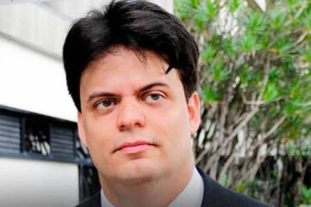 Advogado Daniel Keller é encontrado morto em hotel no Caminho das Árvores