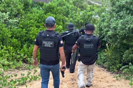 Quatro integrantes do Comando Vermelho morrem em operação na região de Arembepe