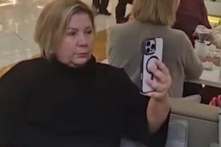 Mulher é presa em flagrante após chamar homem de “bicha nojenta” em shopping