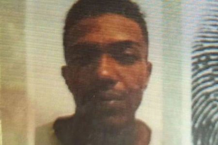 Feira de Santana: Homem é morto com vários tiros na frente de casa
