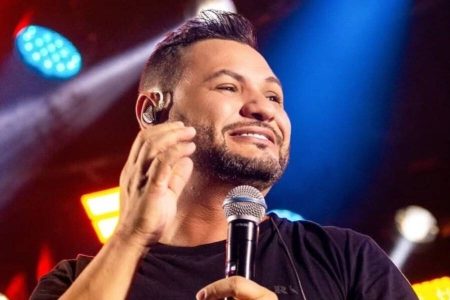 Cantor da banda de forró Desejo de Menina é preso após show
