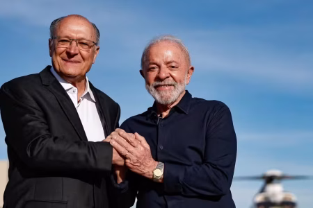 Alckmin vê com otimismo ligação entre Lula e Trump e aposta no fim da tarifaço Alckmin vê com otimismo ligação entre Lula e Trump e aposta no fim da tarifaço