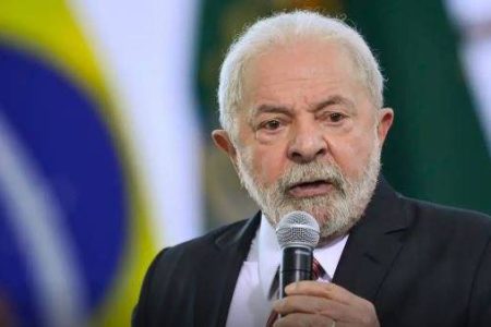 Lula critica Eduardo Bolsonaro por buscar apoio nos EUA