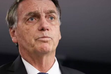 Autorizado por Moraes, Bolsonaro realiza exames em hospital após crise de soluço e falta de ar Autorizado por Moraes, Bolsonaro realiza exames em hospital após crise de soluço e falta de ar