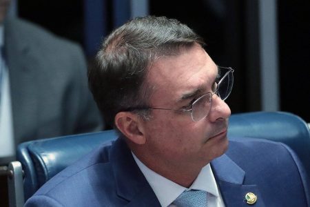 Justiça nega pedido de Flávio Bolsonaro para remover vídeo publicado por integrante do PT