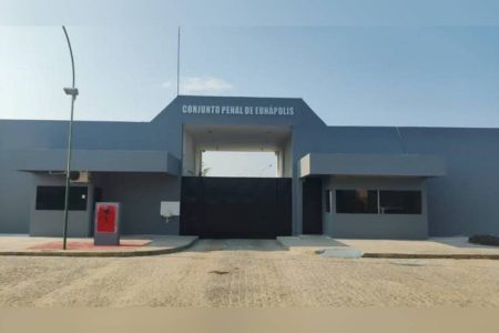 Ex-diretora de presídio em Eunápolis é acusada de envolvimento com facção e romance com detento