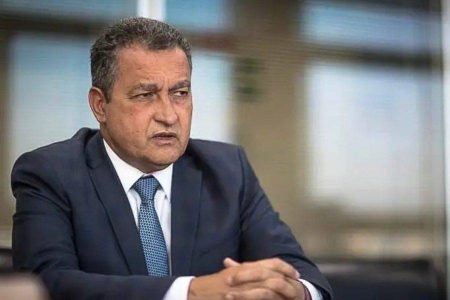 Rui evita debate sobre eleições de 2026 e diz: “Antecipar não faz bem” Rui evita debate sobre eleições de 2026 e diz: “Antecipar não faz bem”