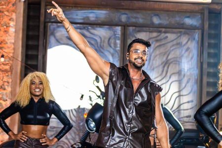 Parangolé lança mais um clipe de peso: “Cabaré do Parango”, parte do audiovisual sob comando de Lincoln Senna