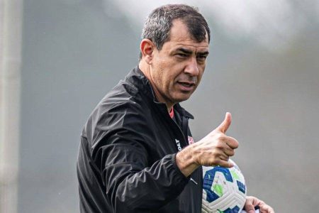 Fábio Carille comanda primeiro treino no Vitória e terá reforços e desfalque para estreia