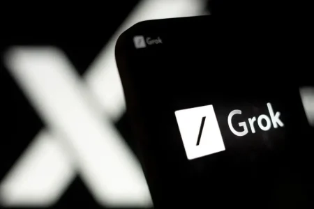 IA do X volta a gerar polêmica com respostas ofensivas e teorias conspiratórias