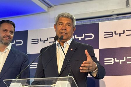 Jerônimo Rodrigues reafirma que prazos da BYD em Camaçari serão cumpridos Jerônimo Rodrigues reafirma que prazos da BYD em Camaçari serão cumpridos