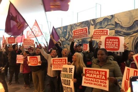 MTST ocupa prédio mais caro do Brasil e cobra taxação dos super-ricos