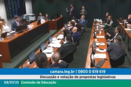 Comissão de Educação da Câmara dos Deputados aprova o fim da aprovação automática de alunos