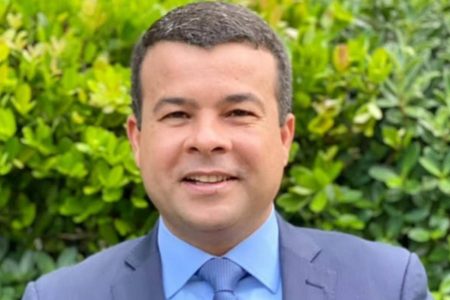 Gay, ex-candidato a prefeito de Salvador nega ter assediado Jessica senra