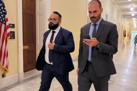 Leandro de Jesus viaja para os EUA para encontrar Eduardo Bolsonaro: “A pauta é o resgate do Brasil” Leandro de Jesus viaja para os EUA para encontrar Eduardo Bolsonaro: “A pauta é o resgate do Brasil”