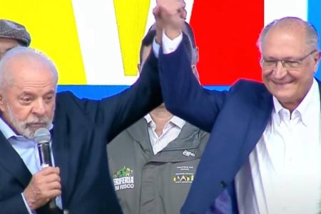 Lula diz que Alckmin é “exímio negociador” e aposta que Trump vai recuar da tarifa contra o Brasil
