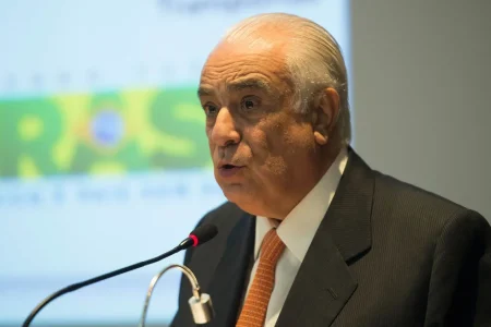 Deputado é expulso do PL após criticar Trump e defender Moraes Deputado é expulso do PL após criticar Trump e defender Moraes