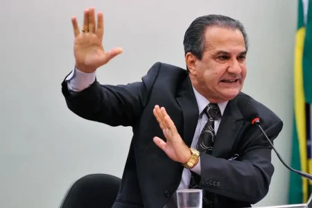 “Não tem musculatura política”, diz Malafaia ao atacar candidatura presidencial de Flávio Bolsonaro