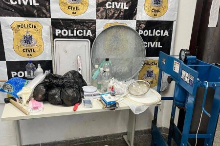 Polícia Civil desarticula laboratório de drogas sintéticas em Vila de Abrantes Polícia Civil desarticula laboratório de drogas sintéticas em Vila de Abrantes