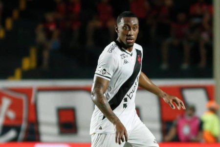 Bahia fecha contração de jovem zagueiro do Vasco
