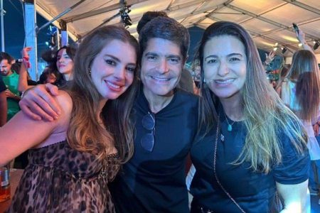 Roberta Roma surpreende ao aparecer ao lado de ACM Neto: “O amor voltou a imperar” Roberta Roma surpreende ao aparecer ao lado de ACM Neto: “O amor voltou a imperar”