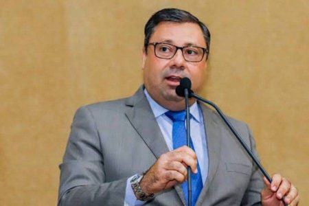 Deputado propõe transporte gratuito para acompanhantes de autistas Deputado propõe transporte gratuito para acompanhantes de autistas