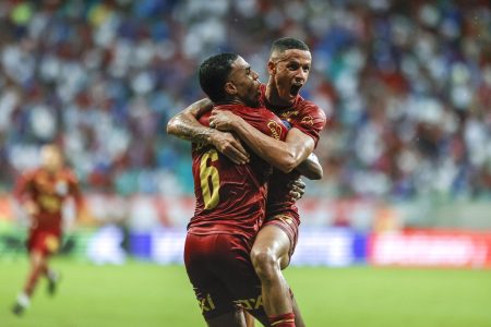Bahia busca reação e mira o G-4 em duelo contra o Grêmio na Fonte Nova Bahia busca reação e mira o G-4 em duelo contra o Grêmio na Fonte Nova