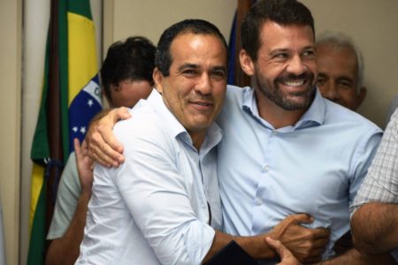 Bruno Reis amplia área da Saúde e cria 5 novos cargos