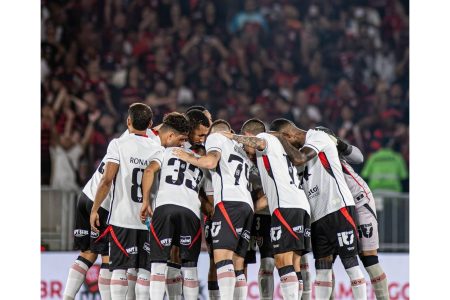 Pressionado pelo 8 a 0, Vitória recebe o Atlético-MG em duelo decisivo no Barradão