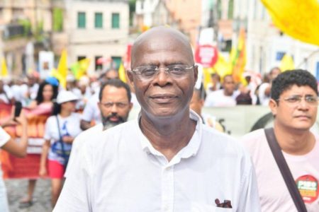 Hamilton Assis critica programa de Jerônimo e aponta aumento de mortes de jovens negros Hamilton Assis critica programa de Jerônimo e aponta aumento de mortes de jovens negros