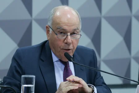 Ministro das relações exteriores critica “conluio” para atacar soberania brasileira