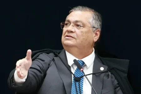 Flávio Dino vota contra aplicação da Lei de Falências a empresas estatais no STF Flávio Dino vota contra aplicação da Lei de Falências a empresas estatais no STF