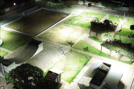 Correntina moderniza iluminação pública e beneficia 5 mil famílias