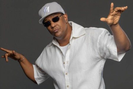 Márcio Victor celebra aniversário com caruru no Engenho Velho, festa e show internacional do Psirico Márcio Victor celebra aniversário com caruru no Engenho Velho, festa e show internacional do Psirico