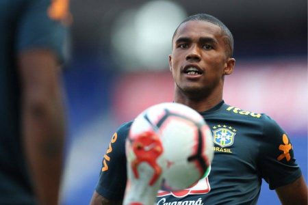Ex-jogador da Seleção Brasileira tem prisão decretada por atraso na pensão Ex-jogador da Seleção Brasileira tem prisão decretada por atraso na pensão