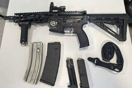 Motorista de aplicativo é preso transportando fuzil em Cajazeiras VIII