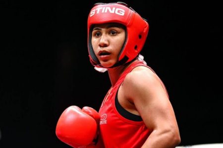 Brasileira Rebeca Lima conquista título mundial de boxe na Inglaterra